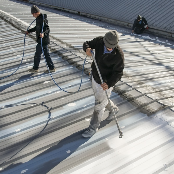 repairing commercial roof leaks in tampa fl