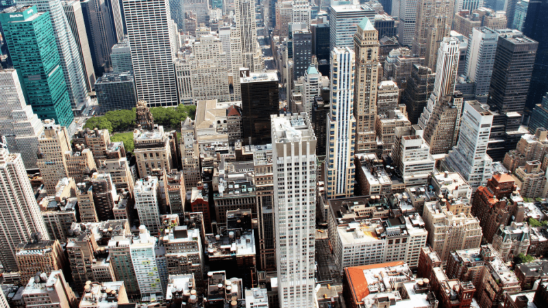 How to Choose the Longest Lasting Commercial Roof for Your Building